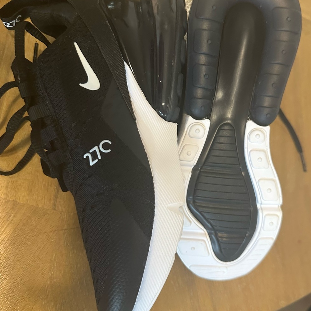 Nike Air Max 270 Black and White Sneakers - Picture 4 of 6